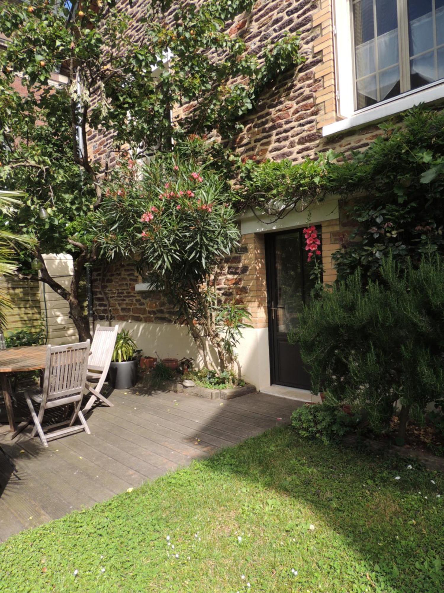 Chambre D'Hote Le Jardin De L'Esplanade Rennes Centre Et Gare エクステリア 写真